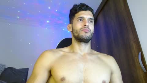 Snapshot of noah_jhonsonn chatting on 12-20-24, 11:43 Noah online show from 12-20-24, 11:43