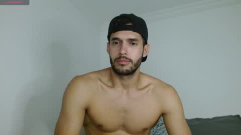 Snapshot of noah_jhonsonn chatting on 01-30-25, 10:40 Noah online show from 01-30-25, 10:40