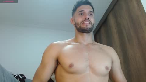 Snapshot of noah_jhonsonn chatting on 02-01-25, 02:05 Noah online show from 02-01-25, 02:05