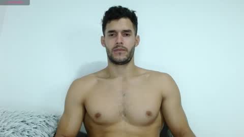 Snapshot of noah_jhonsonn chatting on 02-12-25, 10:35 Noah online show from 02-12-25, 10:35