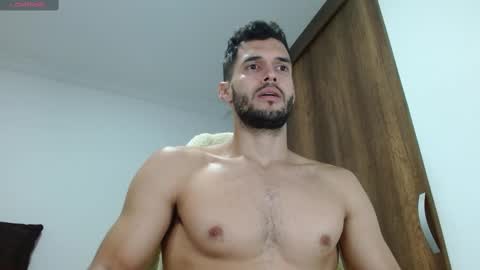 Snapshot of noah_jhonsonn chatting on 02-22-25, 11:02 Noah online show from 02-22-25, 11:02