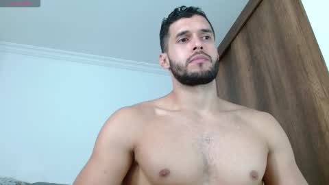 Snapshot of noah_jhonsonn chatting on 10-09-25, 01:31 Noah online show from 10-09-25, 01:31