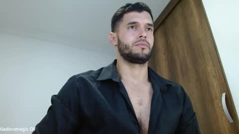 Snapshot of noah_jhonsonn chatting on 10-31-25, 11:22 Noah online show from 10-31-25, 11:22