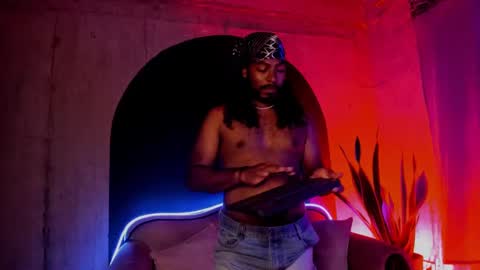 Noah online show from 12-12-24, 05:20