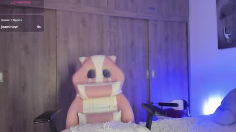 Snapshot of noah_lambert chatting on 01-25-25, 08:00 Noah online show from 01-25-25, 08:00