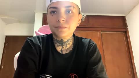 Snapshot of noah_martini chatting on 01-22-25, 01:10 noah hehim online show from 01-22-25, 01:10