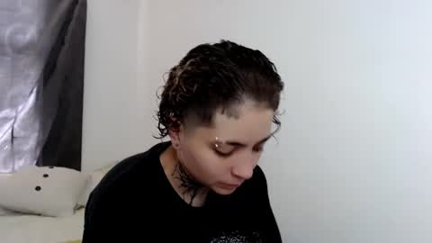 Snapshot of noah_martini chatting on 02-21-25, 06:15 noah hehim online show from 02-21-25, 06:15