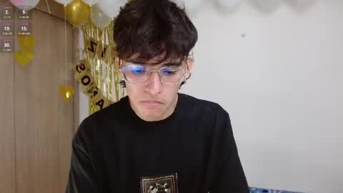 Snapshot of noah_millerx_ chatting on 05-23-26, 03:45 noah online show from 05-23-26, 03:45