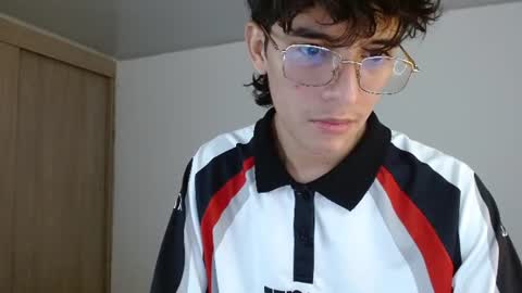 Snapshot of noah_millerx_ chatting on 06-18-26, 08:13 noah online show from 06-18-26, 08:13