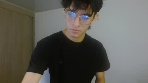 Snapshot of noah_millerx_ chatting on 06-19-26, 08:34 noah online show from 06-19-26, 08:34