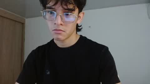 Snapshot of noah_millerx_ chatting on 06-21-26, 09:28 noah online show from 06-21-26, 09:28