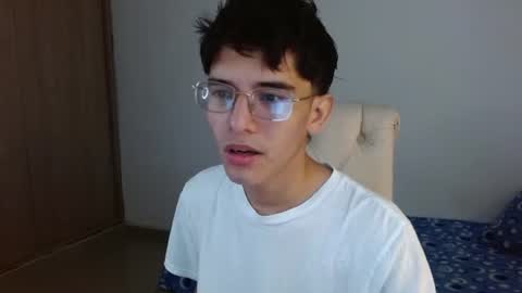 Snapshot of noah_millerx_ chatting on 06-24-26, 07:35 noah online show from 06-24-26, 07:35