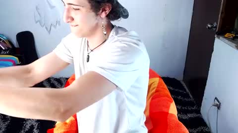 Snapshot of noah_sokolov_ chatting on 06-03-26, 11:43 Kervs online show from 06-03-26, 11:43