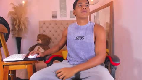 N O AH - S T H O  N E online show from 02-12-26, 05:24