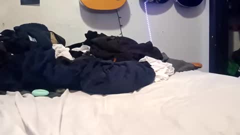 Noah Wesley online show from 11-22-25, 06:01