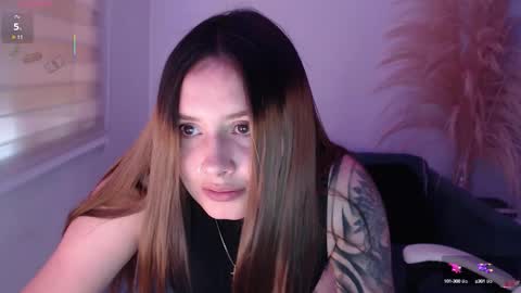 noah_white3 online show from 10-14-25, 03:35