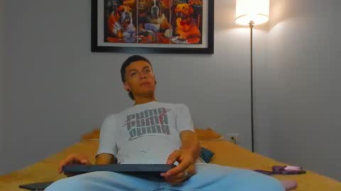 noahh_sky online show from 04-08-26, 04:01