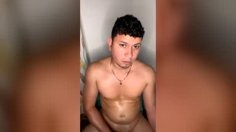 noahlatino35 online show from 06-24-26, 07:29