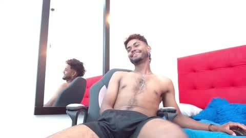 Snapshot of noahsmith26 chatting on 01-07-26, 11:23 online show from 01-07-26, 11:23