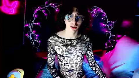 Snapshot of noahxtar chatting on 09-29-25, 12:38 Noah Xtar online show from 09-29-25, 12:38