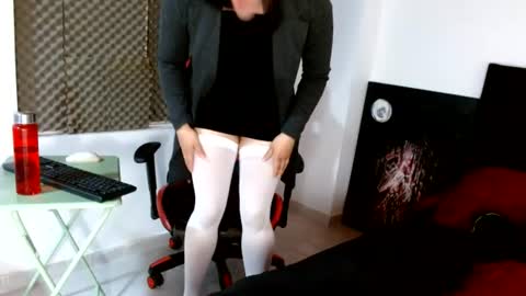 Snapshot of noamartin_ chatting on 06-13-26, 02:42 Noamartin online show from 06-13-26, 02:42