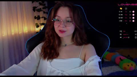 Snapshot of nochnoye_soltse chatting on 12-17-24, 11:38 Sun or Luna online show from 12-17-24, 11:38