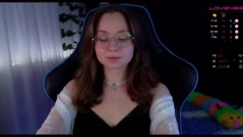 Snapshot of nochnoye_soltse chatting on 12-21-24, 08:43 Sun or Luna online show from 12-21-24, 08:43