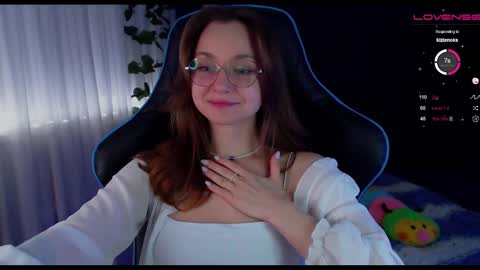 Snapshot of nochnoye_soltse chatting on 12-25-24, 08:28 Sun or Luna online show from 12-25-24, 08:28