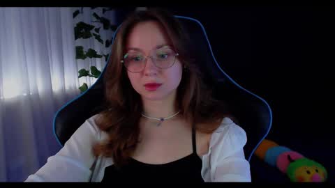 Snapshot of nochnoye_soltse chatting on 02-19-25, 07:48 Sun or Luna online show from 02-19-25, 07:48