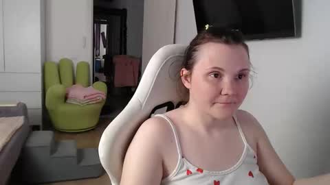 Snapshot of nodarell chatting on 05-11-26, 04:15 nodarell online show from 05-11-26, 04:15