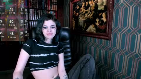 Snapshot of noellegothicshadow chatting on 06-07-26, 11:30 Elly online show from 06-07-26, 11:30