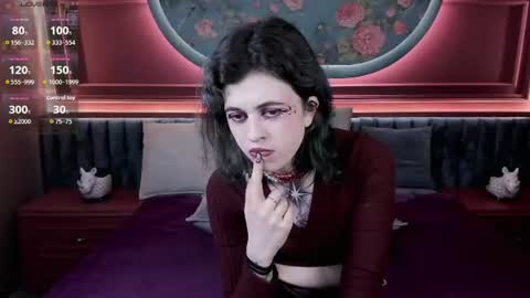 Snapshot of noellegothicshadow chatting on 07-17-26, 12:39 Elly online show from 07-17-26, 12:39