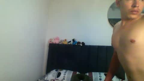 Snapshot of noha_free chatting on 10-27-25, 12:26 Noha online show from 10-27-25, 12:26