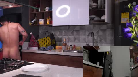 Snapshot of noha_miler chatting on 12-09-24, 03:07 kevin online show from 12-09-24, 03:07