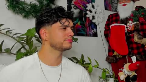 Snapshot of noha_miler chatting on 12-29-24, 12:20 kevin online show from 12-29-24, 12:20