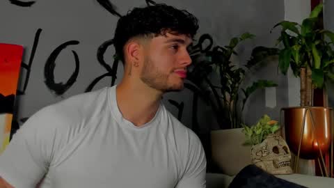 Snapshot of noha_miler chatting on 02-22-25, 11:46 kevin online show from 02-22-25, 11:46