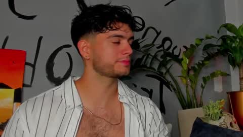 Snapshot of noha_miler chatting on 03-04-25, 07:32 kevin online show from 03-04-25, 07:32