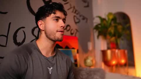 Snapshot of noha_miler chatting on 11-29-25, 03:09 kevin online show from 11-29-25, 03:09