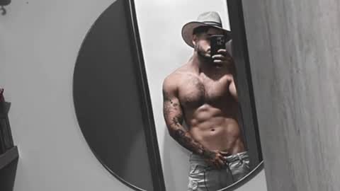 Snapshot of noha_miler chatting on 06-21-26, 08:00 kevin online show from 06-21-26, 08:00