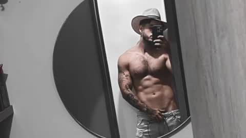 Snapshot of noha_miler chatting on 07-13-26, 11:29 kevin online show from 07-13-26, 11:29