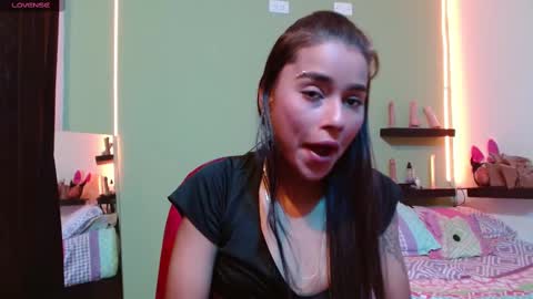 Snapshot of noha_thomson chatting on 02-12-25, 05:37 Noha Thomson online show from 02-12-25, 05:37