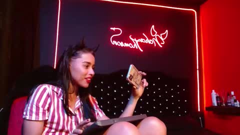 Snapshot of noha_thomson chatting on 11-02-25, 04:04 Noha Thomson online show from 11-02-25, 04:04