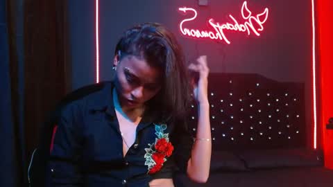 Noha Thomson online show from 04-21-26, 01:07