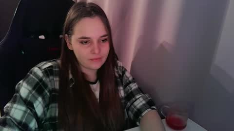 Snapshot of noir_ember_ chatting on 10-24-25, 01:40 noir_ember_ online show from 10-24-25, 01:40