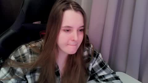 noir_ember_ online show from 02-19-26, 06:26