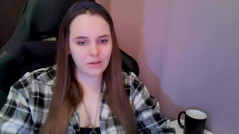 noir_ember_ online show from 02-20-26, 01:44