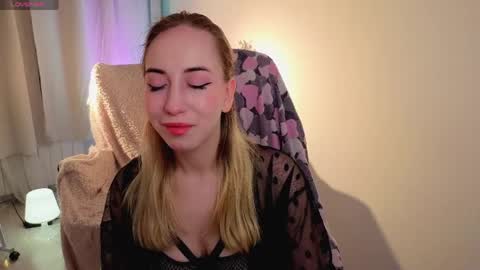 Isabelle online show from 04-10-26, 10:47