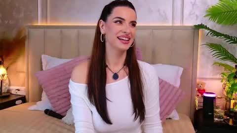 Snapshot of noirsiren chatting on 11-25-25, 07:03 FInd outP online show from 11-25-25, 07:03