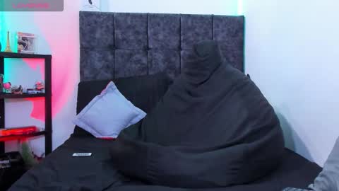 Snapshot of nolan_twink chatting on 04-17-26, 05:38 Nolan online show from 04-17-26, 05:38