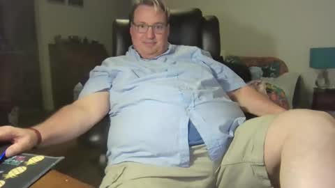 Snapshot of nolanvalenciax chatting on 02-12-26, 04:29 Nolan online show from 02-12-26, 04:29